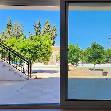 Venecia Of Mani - Relax In A Pool *