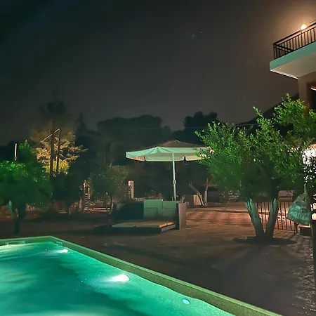 Appartamento Venecia Of Mani - Relax In A Pool Loukissia