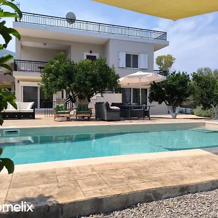 Venecia Of Mani - Relax In A Pool Appartamento Loukissia